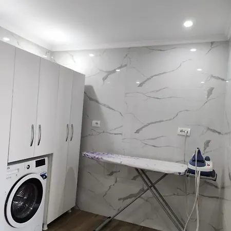 Apartment Eni Entire Parking On Site *