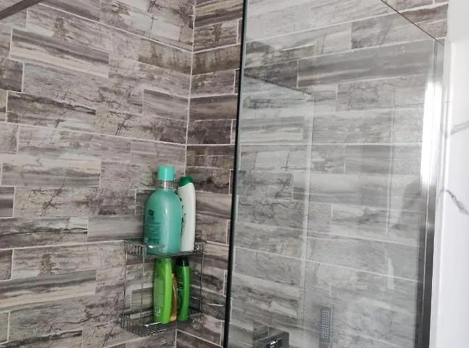 Eni Entire Parking On Site Apartment *